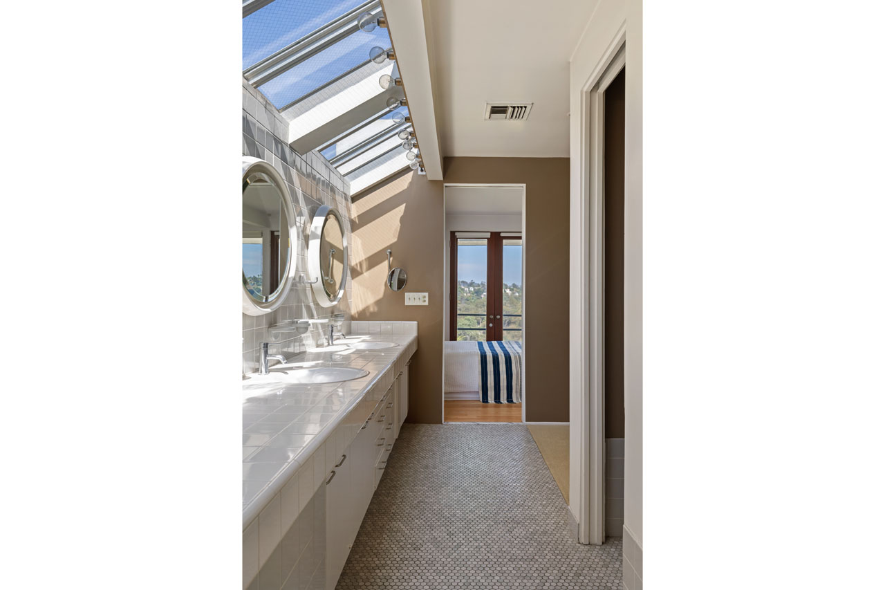 2276 Moreno Dr Silver Lake home for Sale Tracy Do Real Estate