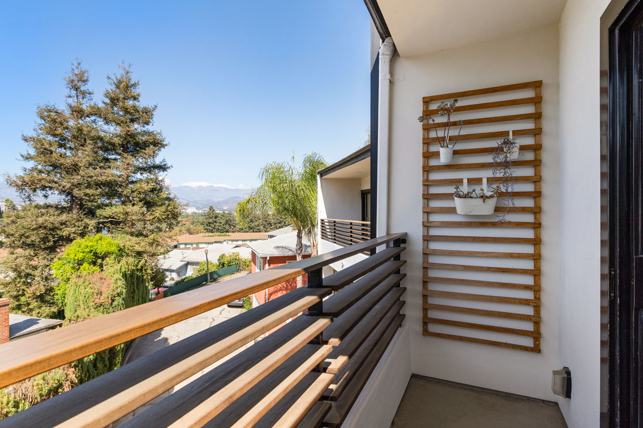 3750 Arbolada Rd Los Feliz home for sale Tracy Do Real Estate