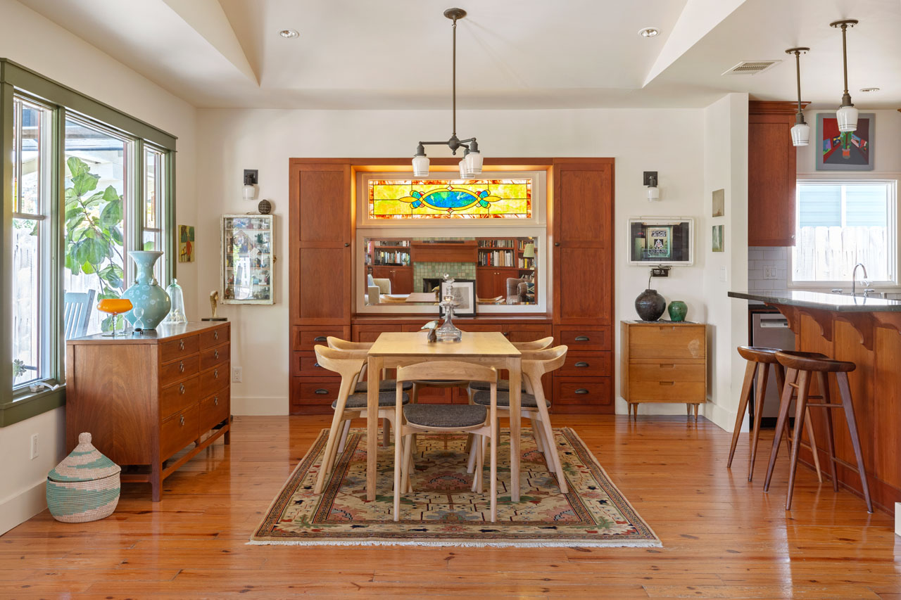 124 S Hobart Blvd Mid-Wilshire Los Angeles Bungalow style home + adu for lease Tracy Do Real Estate