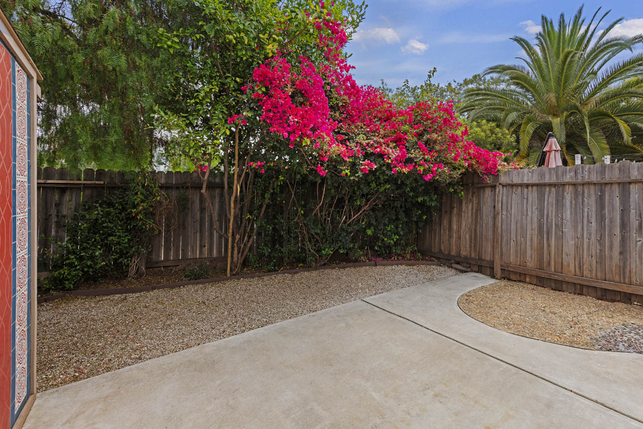9202 National Blvd West LA Casita Condo near Culver City for Sale Tracy Do Real Estate