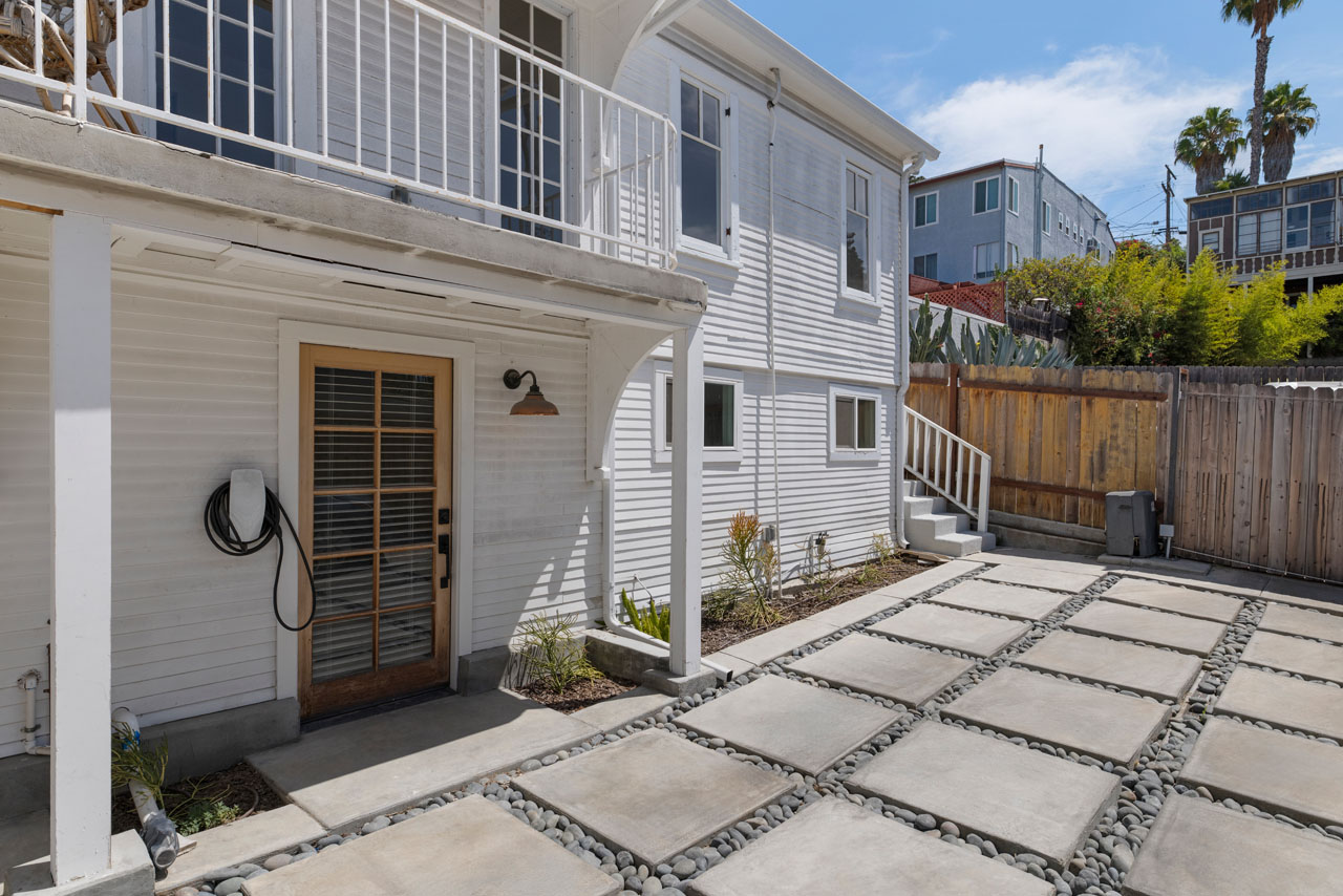 1310 1/2 Lucile Ave Silver Lake Apartment with Flex Space for Rent Tracy Do Real Estate