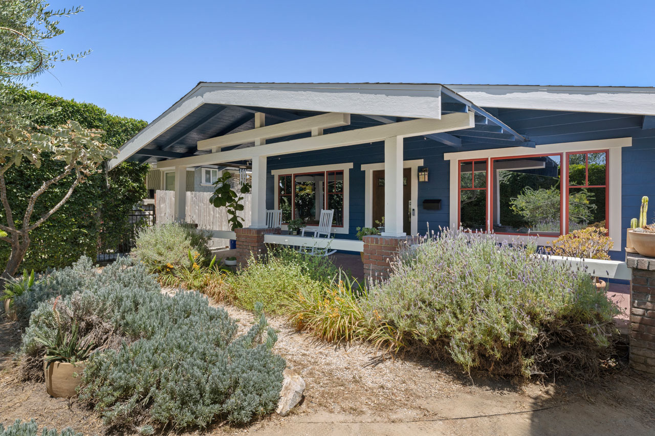 124 S Hobart Blvd Mid-Wilshire Los Angeles Bungalow style home + adu for lease Tracy Do Real Estate