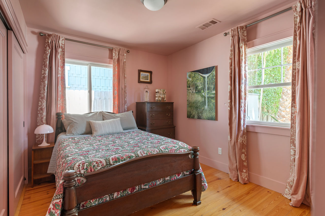 124 S Hobart Blvd Mid-Wilshire Los Angeles Bungalow style home + adu for lease Tracy Do Real Estate