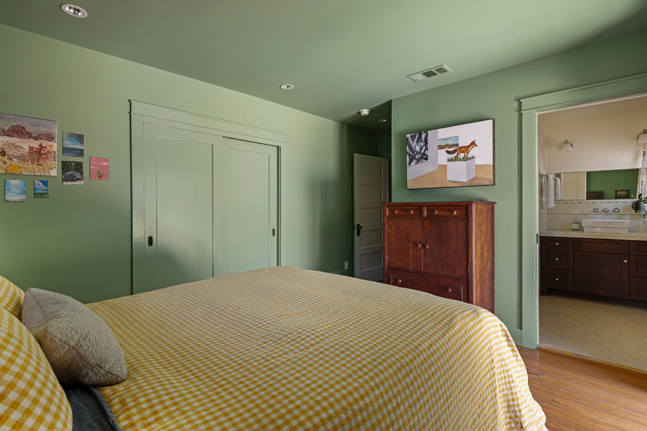 124 S Hobart Blvd Mid-Wilshire Los Angeles Bungalow style home + adu for lease Tracy Do Real Estate