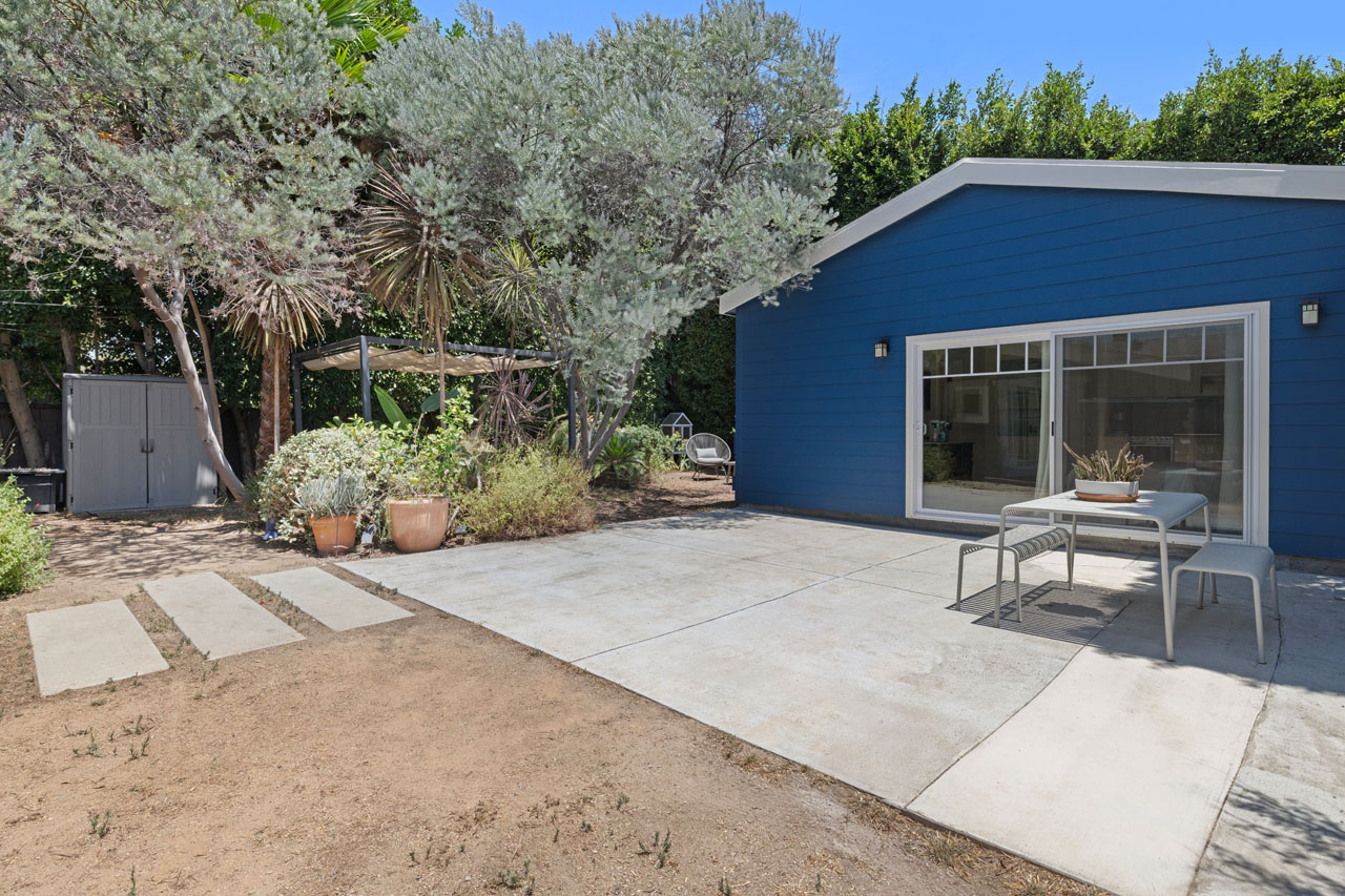 124 S Hobart Blvd Mid-Wilshire Los Angeles Bungalow style home + adu for lease Tracy Do Real Estate