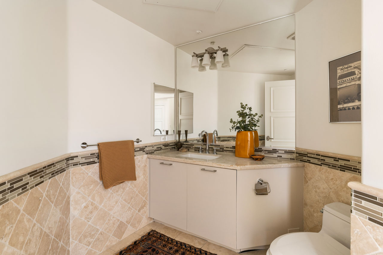 558 Caruso Ave Glendale Americana Condo for Sale Tracy Do Real Estate