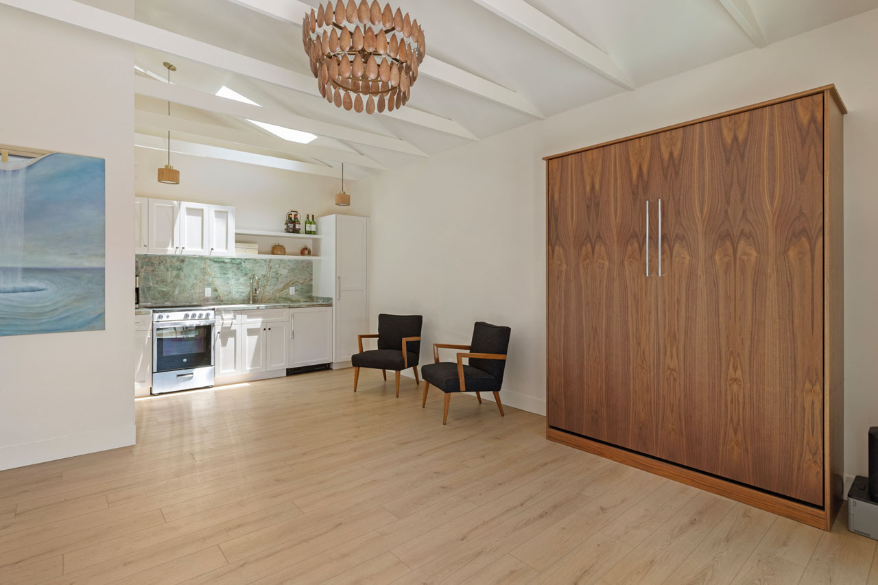 124 S Hobart Blvd Mid-Wilshire Los Angeles Bungalow style home + adu for lease Tracy Do Real Estate