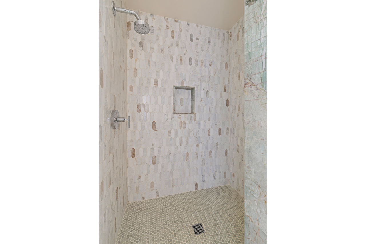 124 S Hobart Blvd Mid-Wilshire Los Angeles Bungalow style home + adu for lease Tracy Do Real Estate