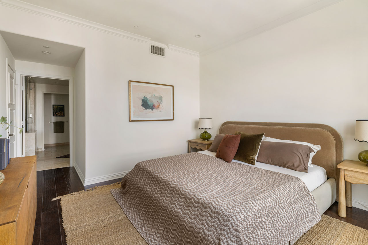 558 Caruso Ave Glendale Americana Condo for Sale Tracy Do Real Estate
