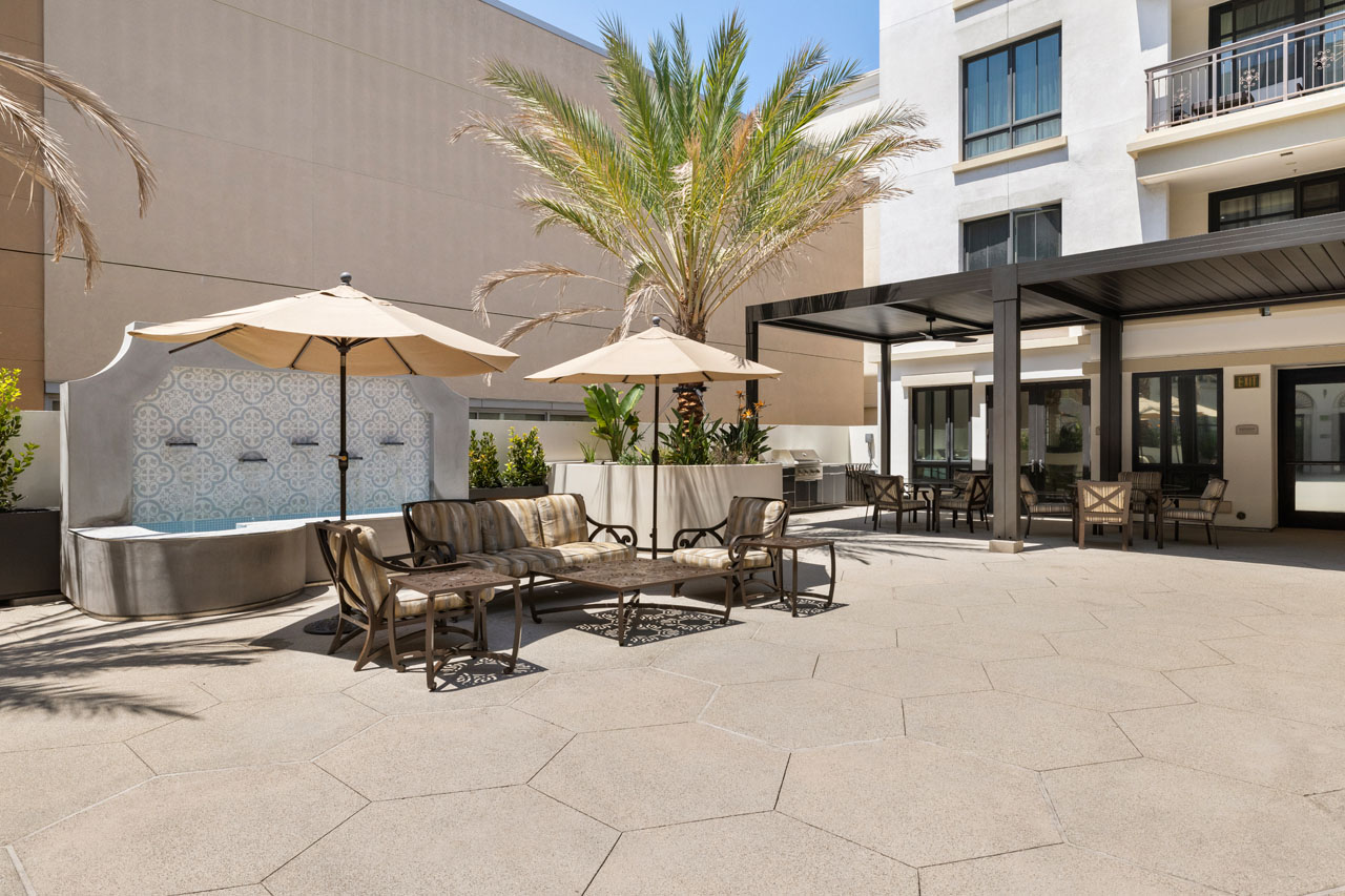 558 Caruso Ave Glendale Americana Condo for Sale Tracy Do Real Estate