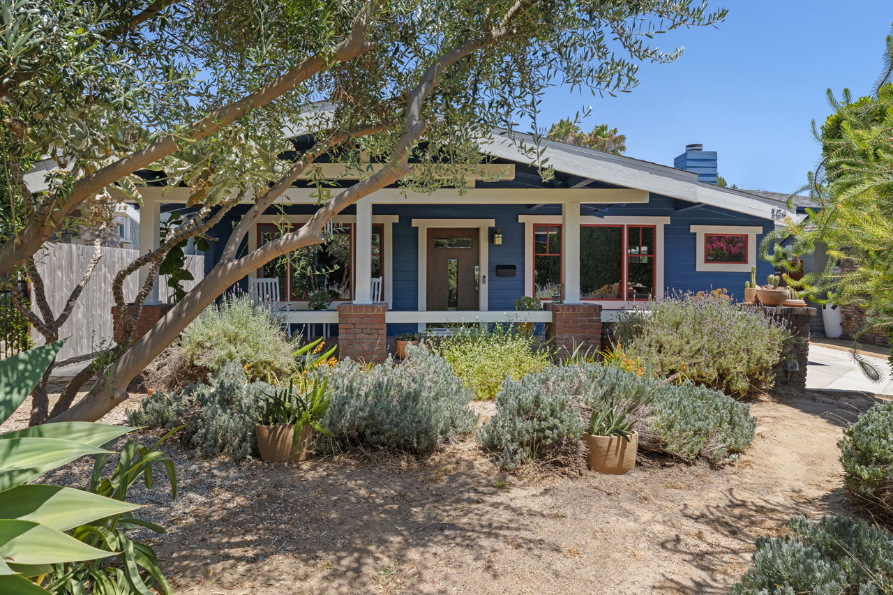 124 S Hobart Blvd Mid-Wilshire Los Angeles Bungalow style home + adu for lease Tracy Do Real Estate