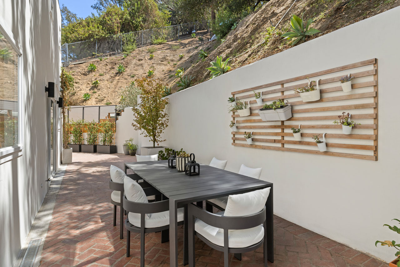 3750 Arbolada Rd Los Feliz home for sale Tracy Do Real Estate