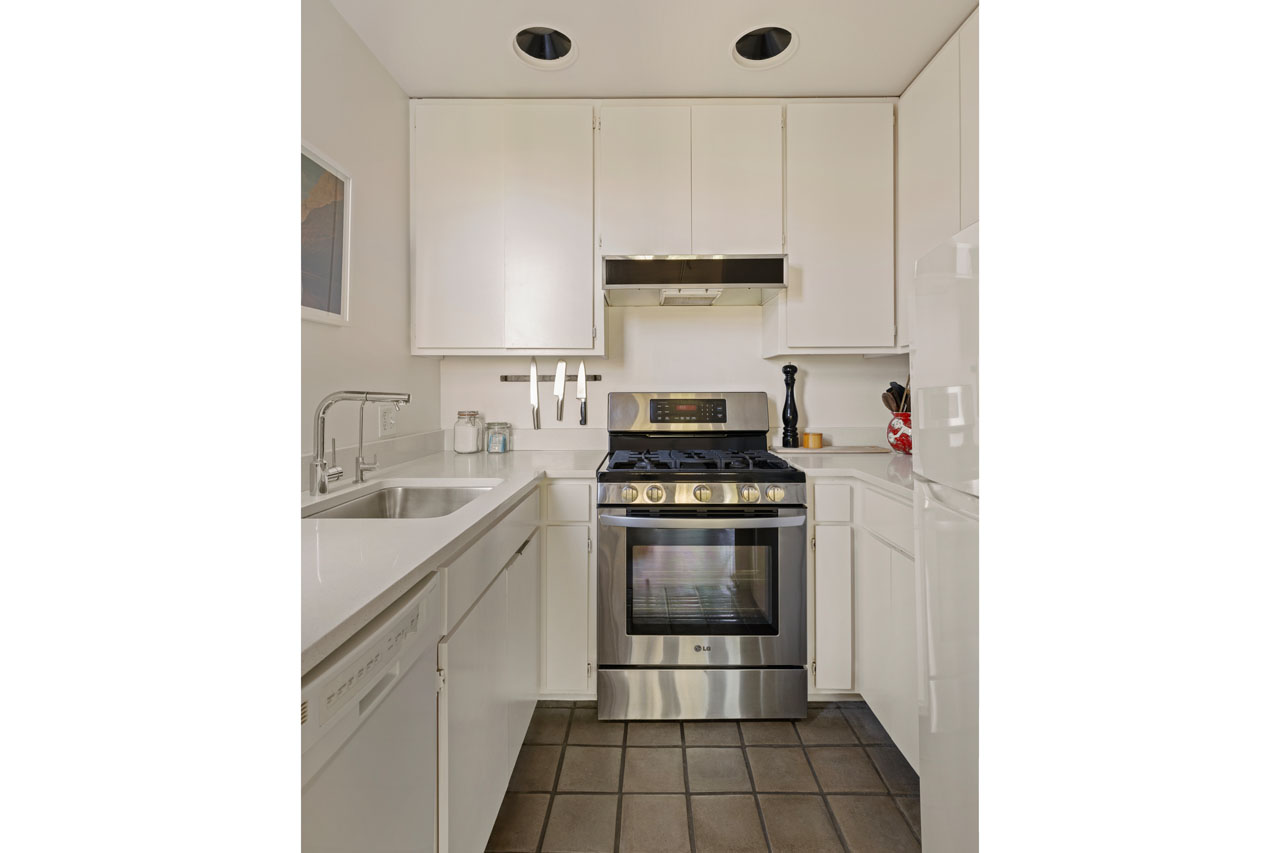 2276 Moreno Dr Silver Lake home for Sale Tracy Do Real Estate