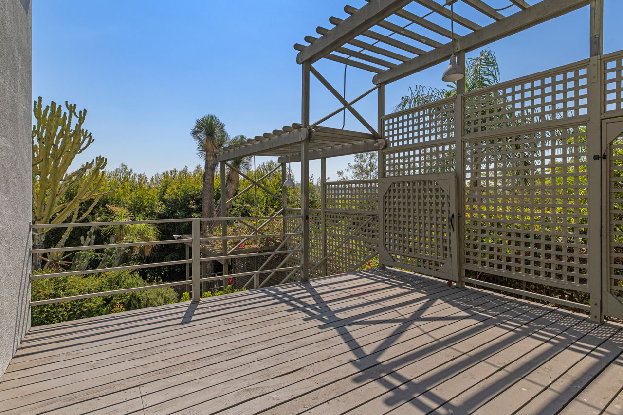 2276 Moreno Dr Silver Lake home for Sale Tracy Do Real Estate
