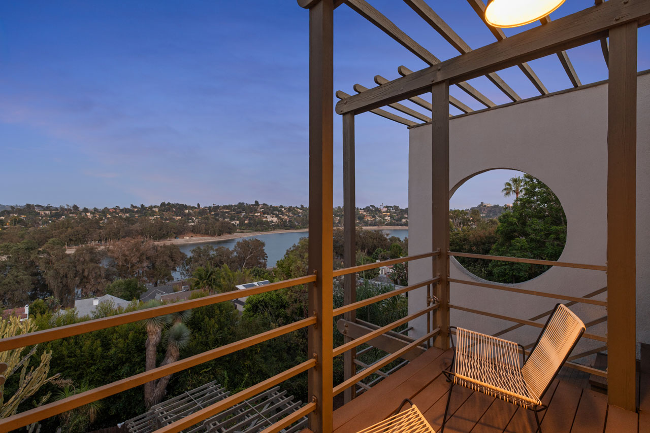 702276 Moreno Dr Silver Lake home for Sale Tracy Do Real Estate