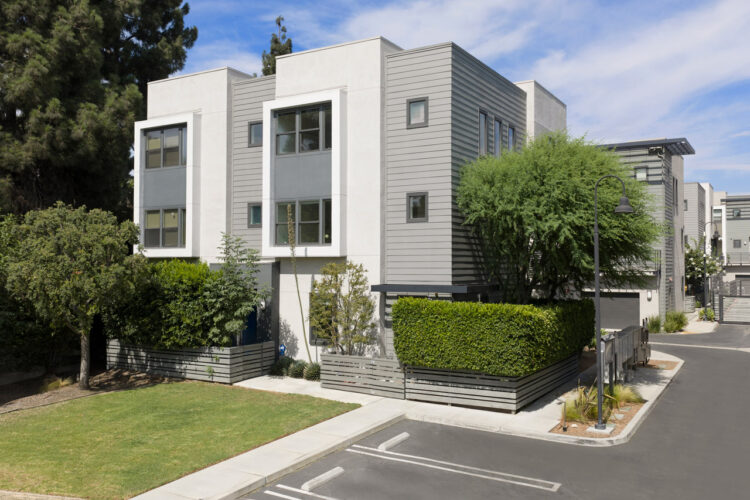 3931 Eagle Rock Blvd #36 Glassell Park - exterior of a three story contemporary townhome