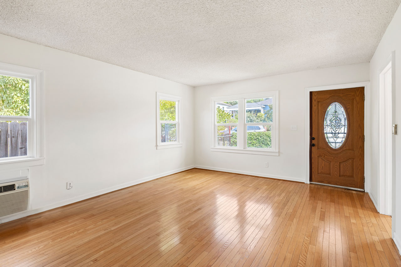 3311 Carlyle St Glassell Park Home for Sale Tracy Do Real Estate