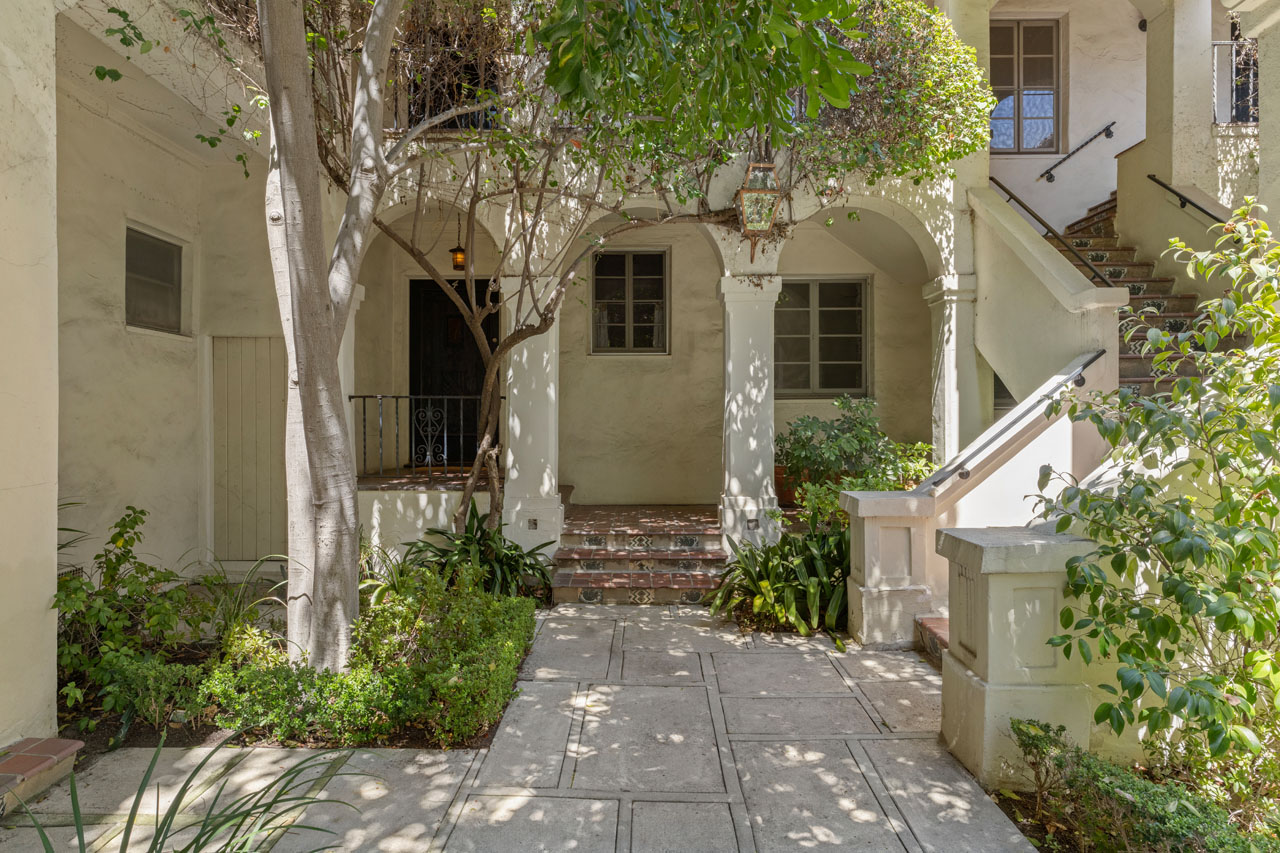 450 N Sycamore Ave #4 90036 Hancock Park Spanish Style condo for Sale exclusive listing by Tracy Do Coldwell Banker Real Estate