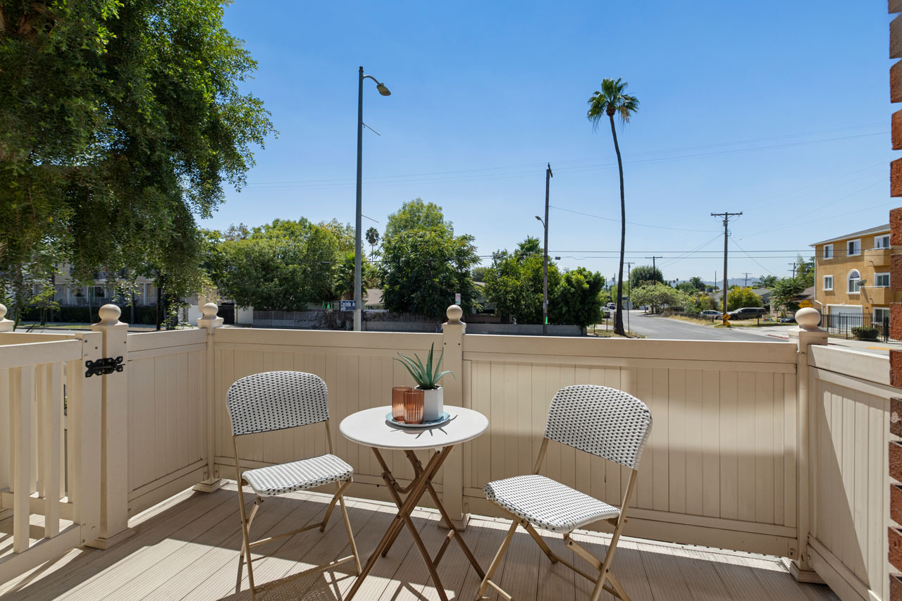 13959 Victory Blvd #1 91401 Valley Glen Townhome for Sale Tracy Do Real Estate