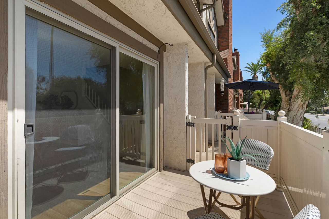 13959 Victory Blvd #1 91401 Valley Glen Townhome for Sale Tracy Do Real Estate