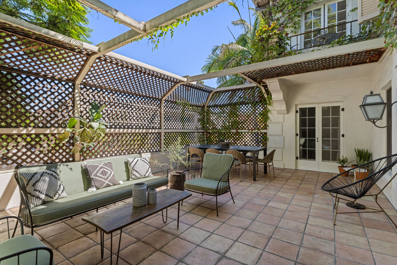 450 N Sycamore Ave #4 90036 Hancock Park Spanish Style condo for Sale exclusive listing by Tracy Do Coldwell Banker Real Estate