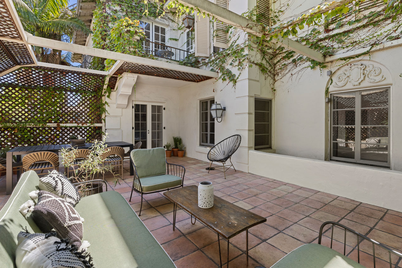450 N Sycamore Ave #4 90036 Hancock Park Spanish Style condo for Sale exclusive listing by Tracy Do Coldwell Banker Real Estate
