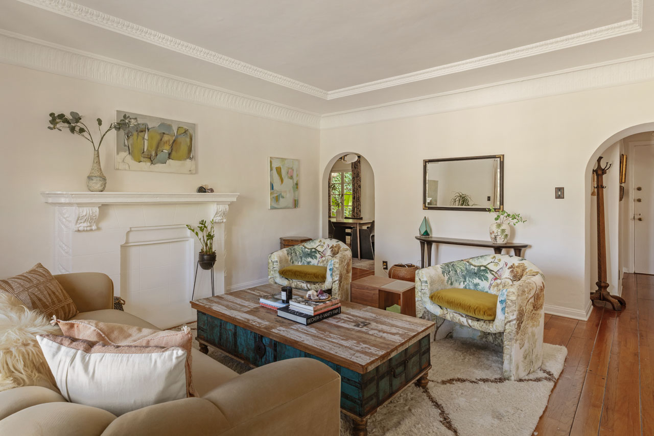 450 N Sycamore Ave #4 90036 Hancock Park Spanish Style condo for Sale exclusive listing by Tracy Do Coldwell Banker Real Estate