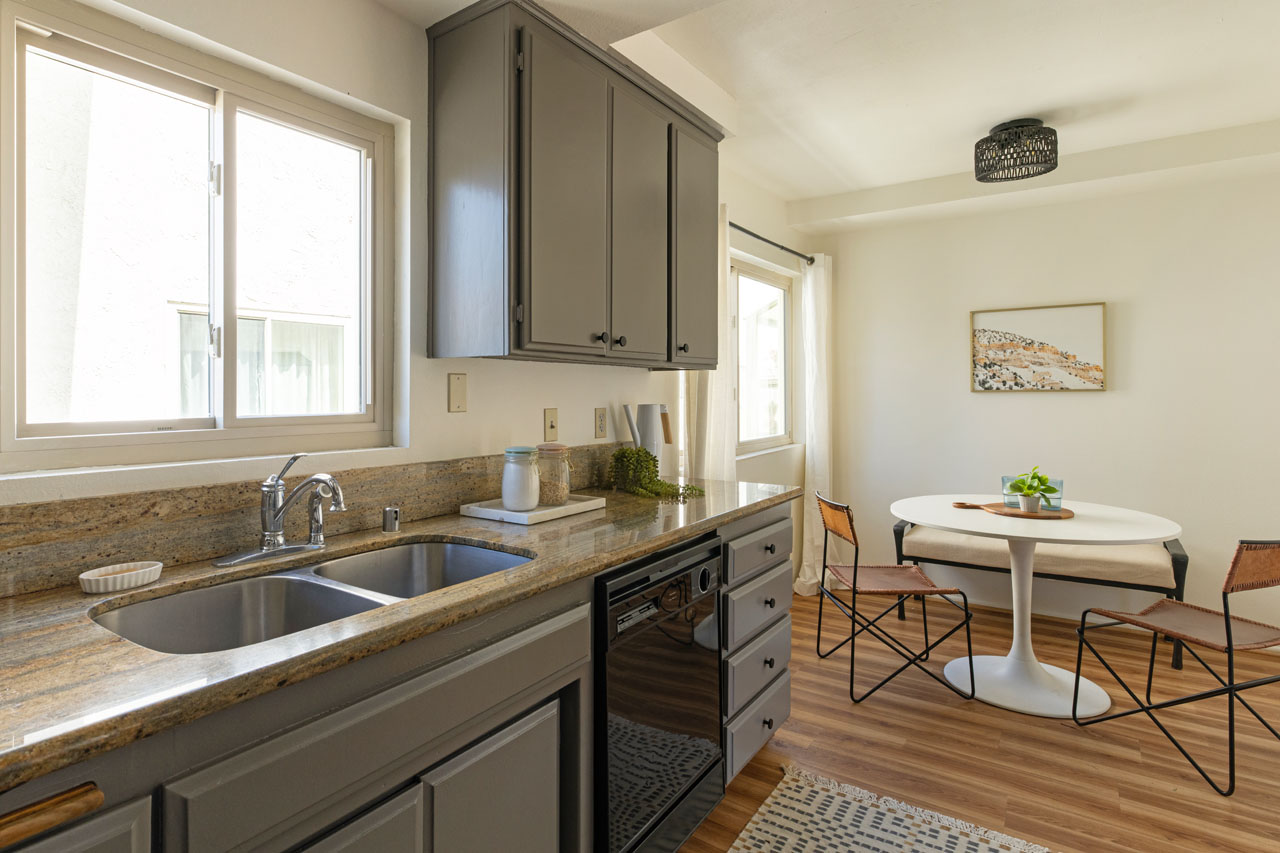 13959 Victory Blvd #1 91401 Valley Glen Townhome for Sale Tracy Do Real Estate