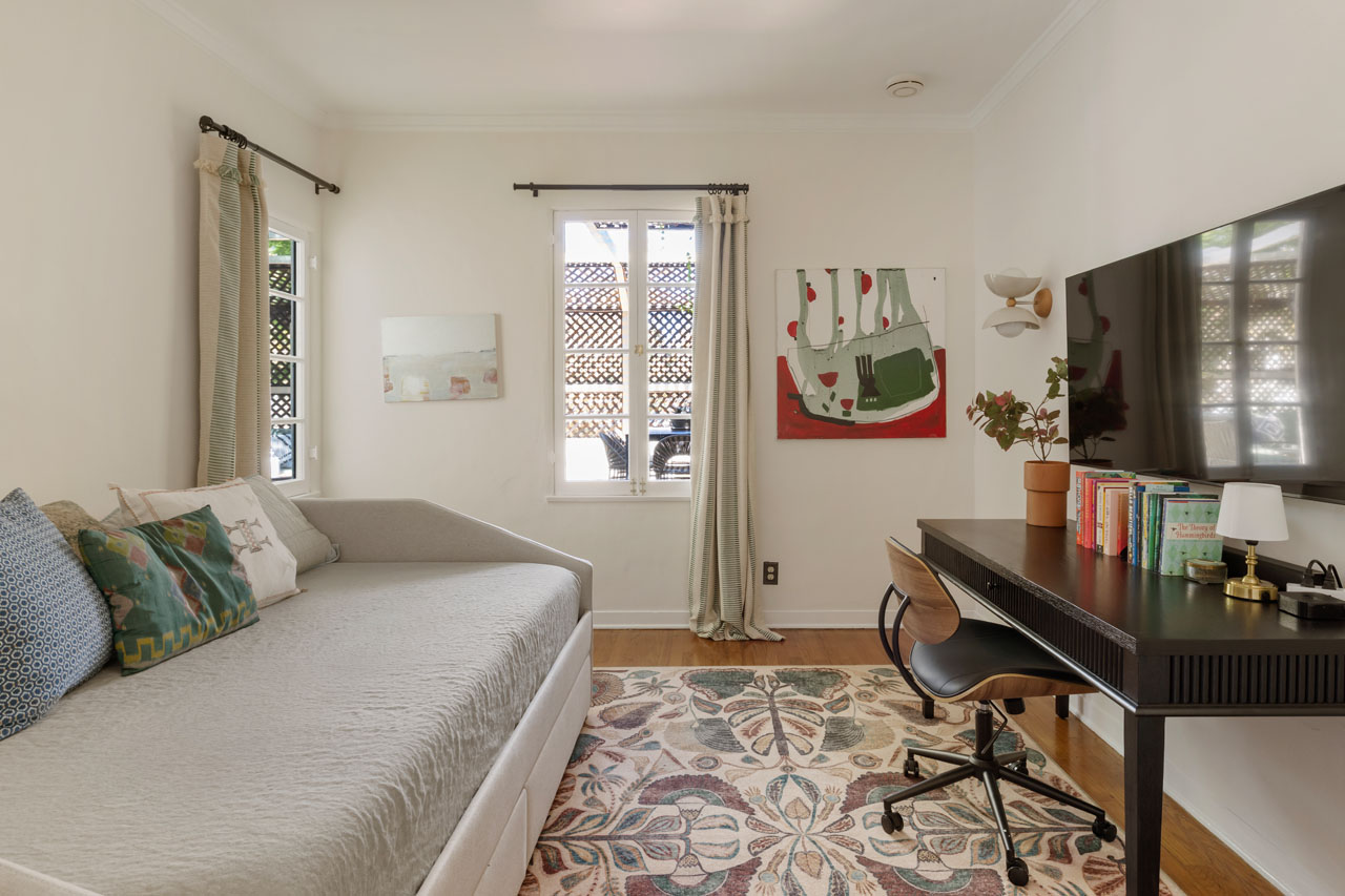 450 N Sycamore Ave #4 90036 Hancock Park Spanish Style condo for Sale exclusive listing by Tracy Do Coldwell Banker Real Estate