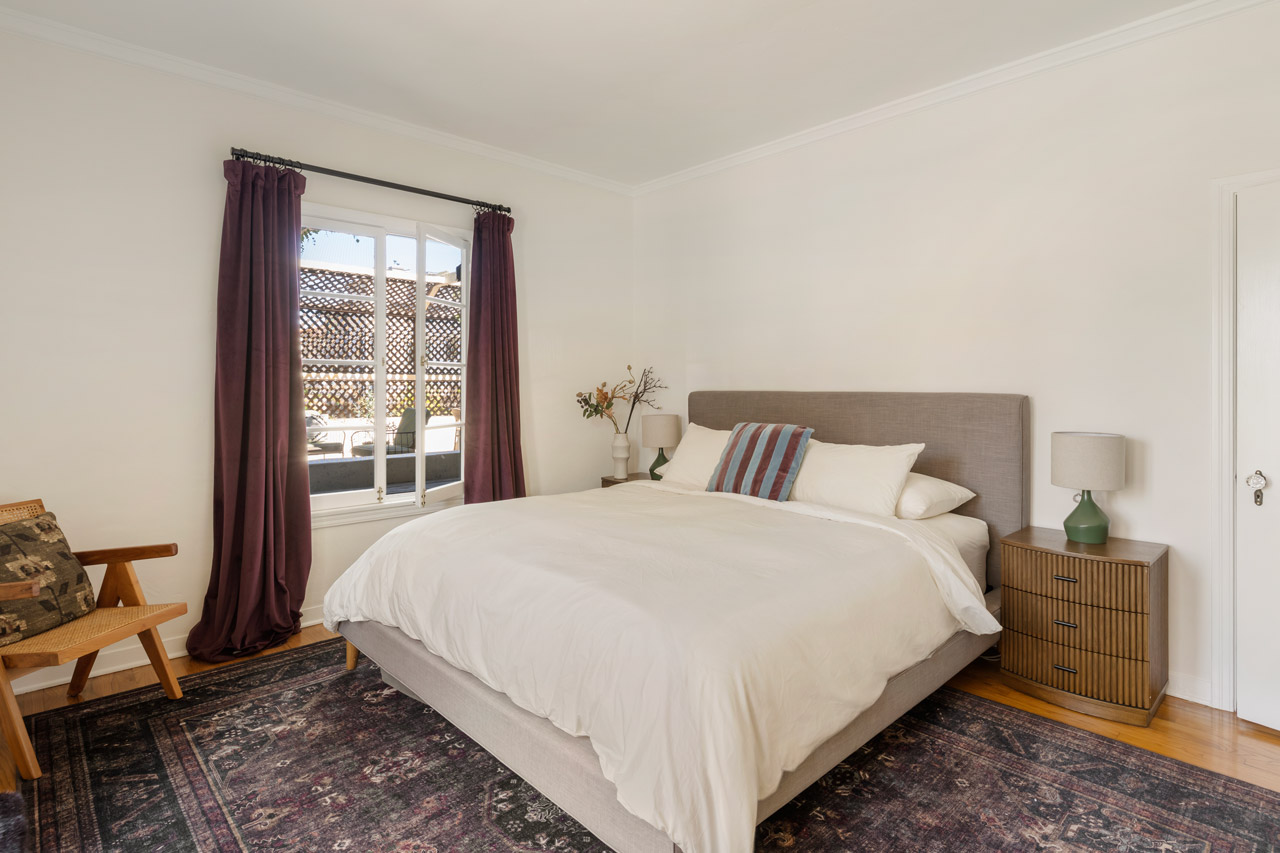 450 N Sycamore Ave #4 90036 Hancock Park Spanish Style condo for Sale exclusive listing by Tracy Do Coldwell Banker Real Estate