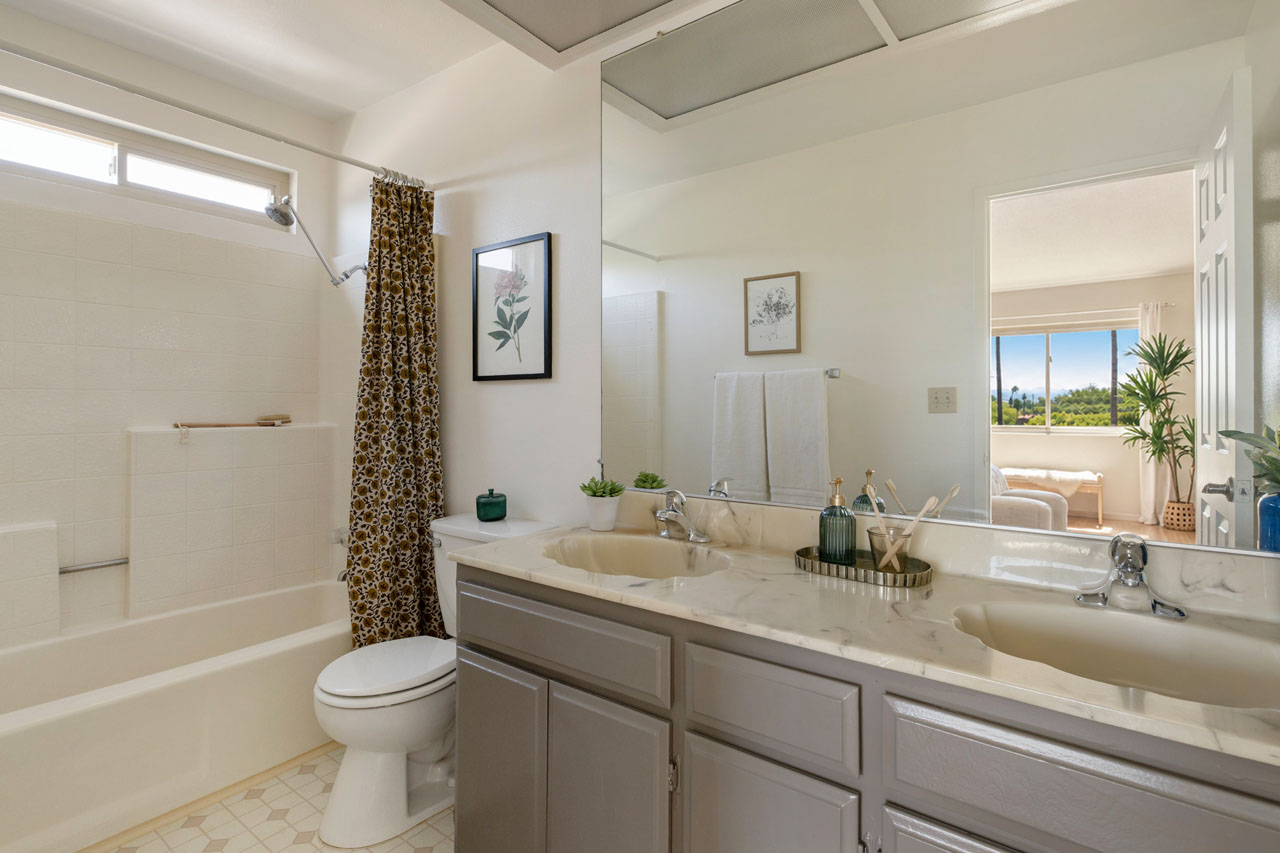 13959 Victory Blvd #1 91401 Valley Glen Townhome for Sale Tracy Do Real Estate