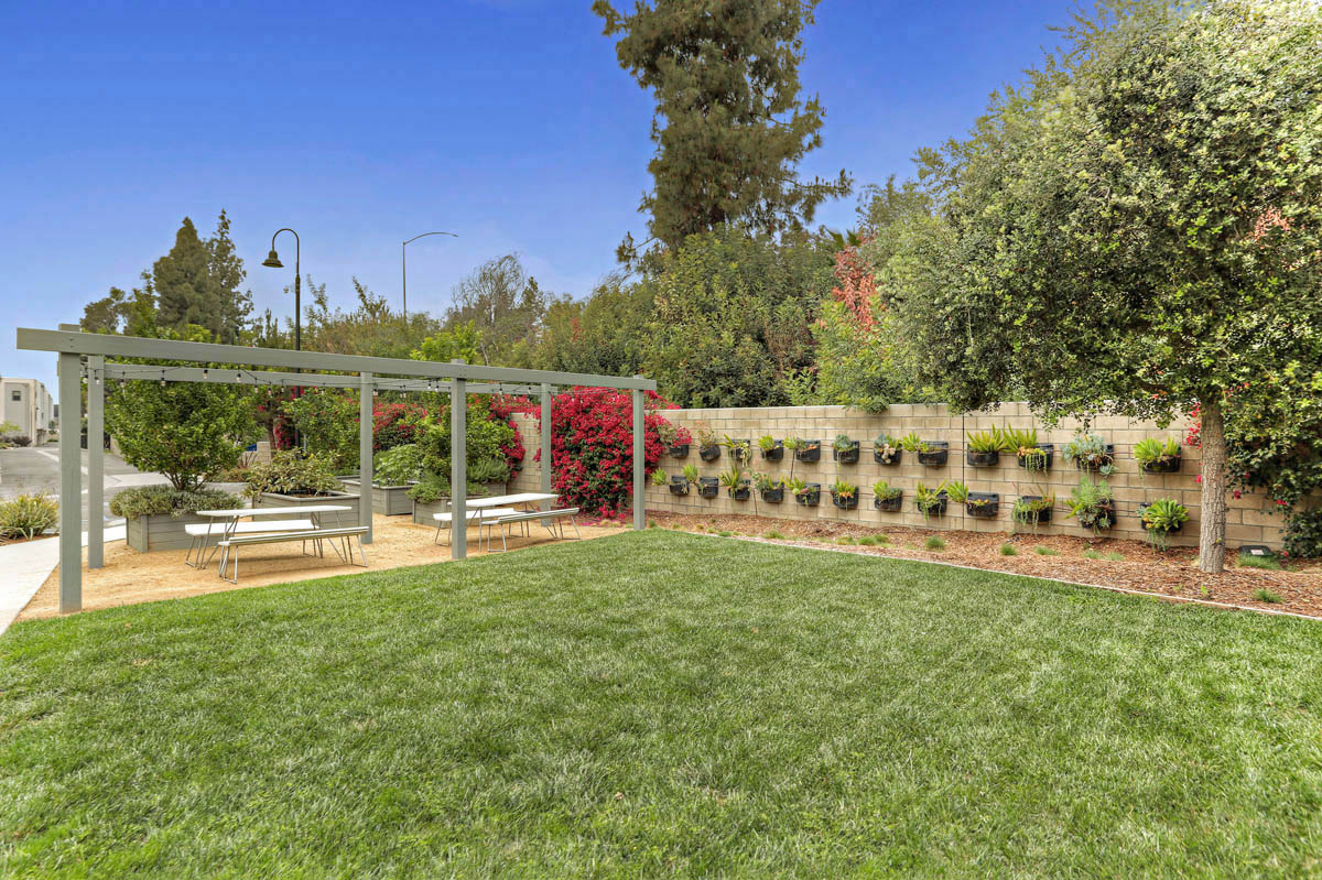 3931 Eagle Rock Blvd #36 Glassell Park Townhome for Sale Tracy Do Real Estate