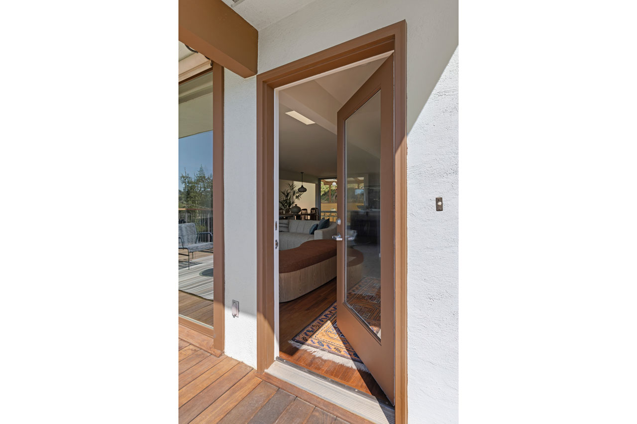 2508 Armstrong Ave Silver Lake Mid-century post and beam home for sale Tracy Do Real Estate