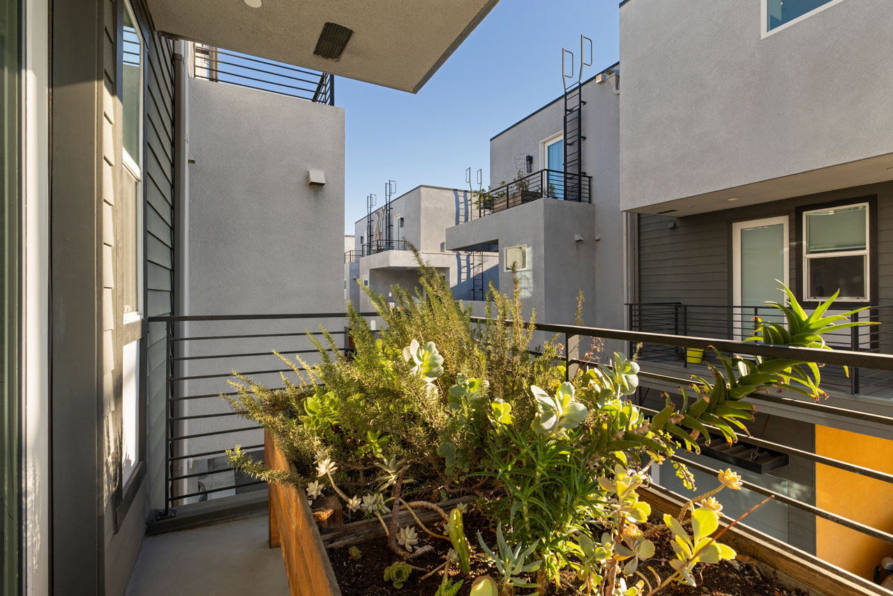 3030 1/2 N Coolidge Ave Elysian Valley Frogtown home for Sale Tracy Do Real Estate