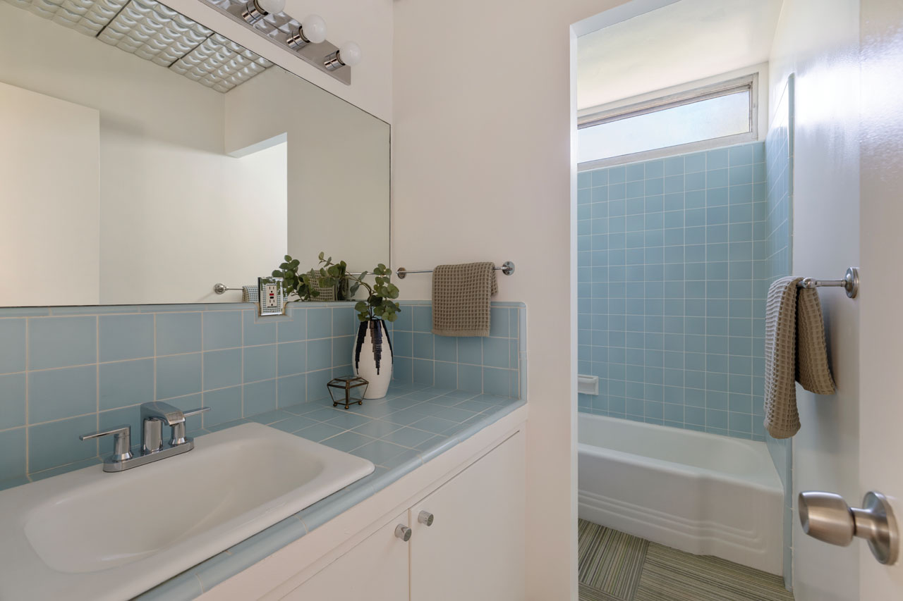 2508 Armstrong Ave Silver Lake Mid-century post and beam home for sale Tracy Do Real Estate