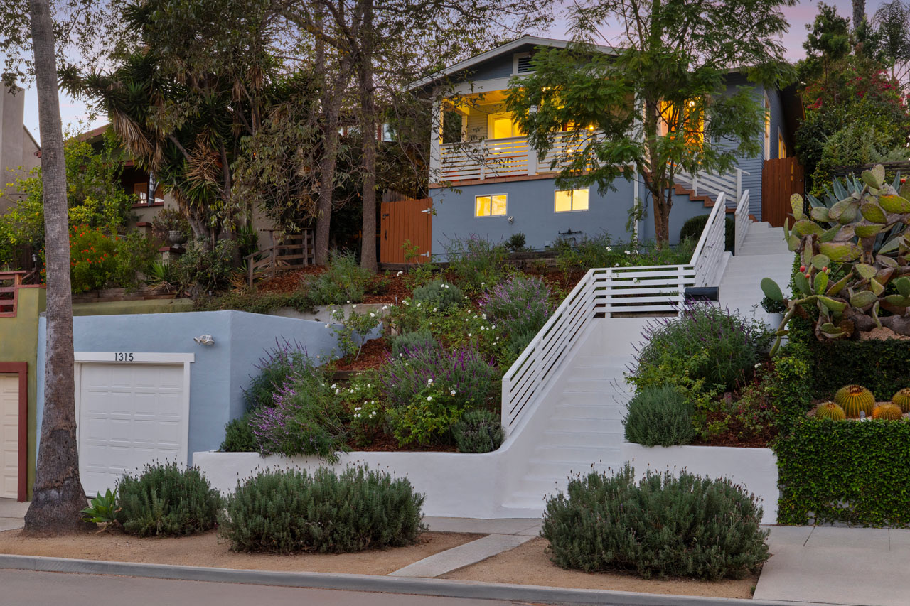1315 McCollum St 90026