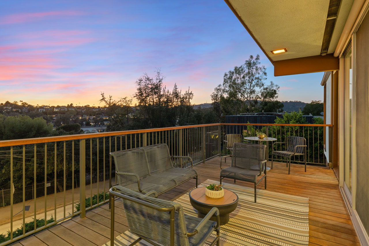 2508 Armstrong Ave Silver Lake Mid-century post and beam home for sale Tracy Do Real Estate