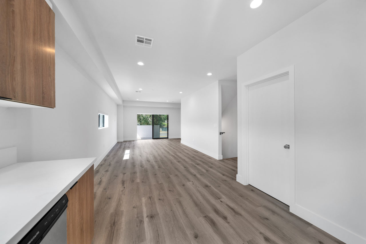 11516 Victory Blvd North Hollywood 91606 single family home for least Tracy Do Real Estate