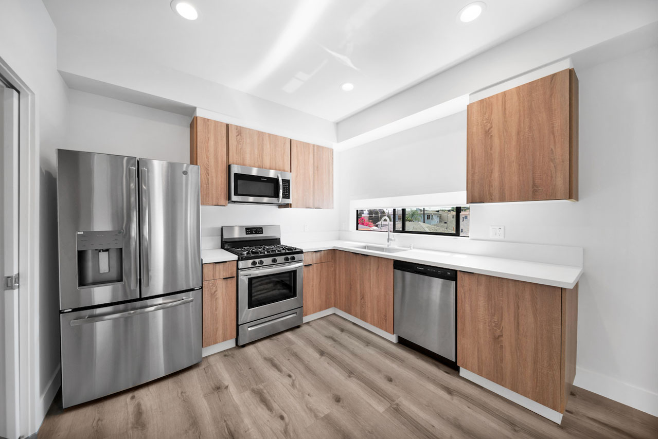 11516 Victory Blvd North Hollywood 91606 single family home for least Tracy Do Real Estate