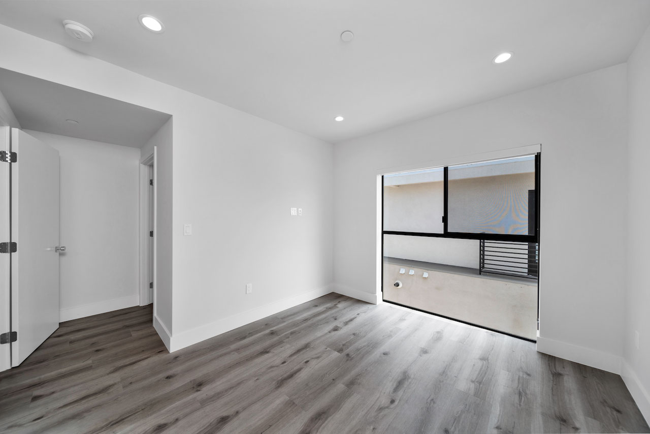 11516 Victory Blvd North Hollywood 91606 single family home for least Tracy Do Real Estate