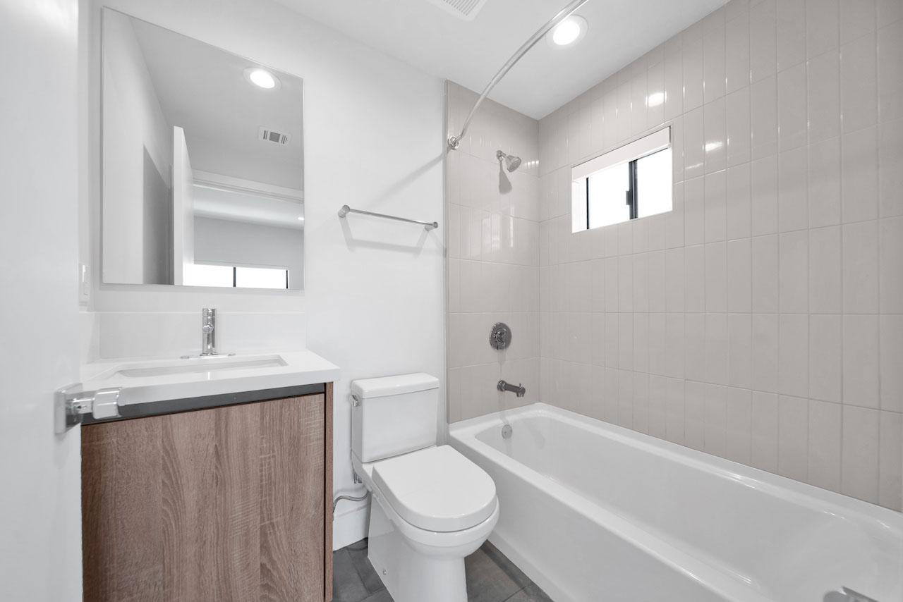 11516 Victory Blvd North Hollywood 91606 single family home for least Tracy Do Real Estate