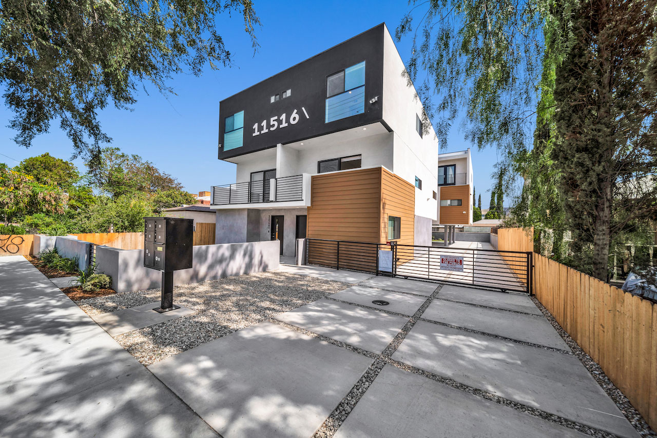 11516 Victory Blvd North Hollywood 91606 single family home for least Tracy Do Real Estate
